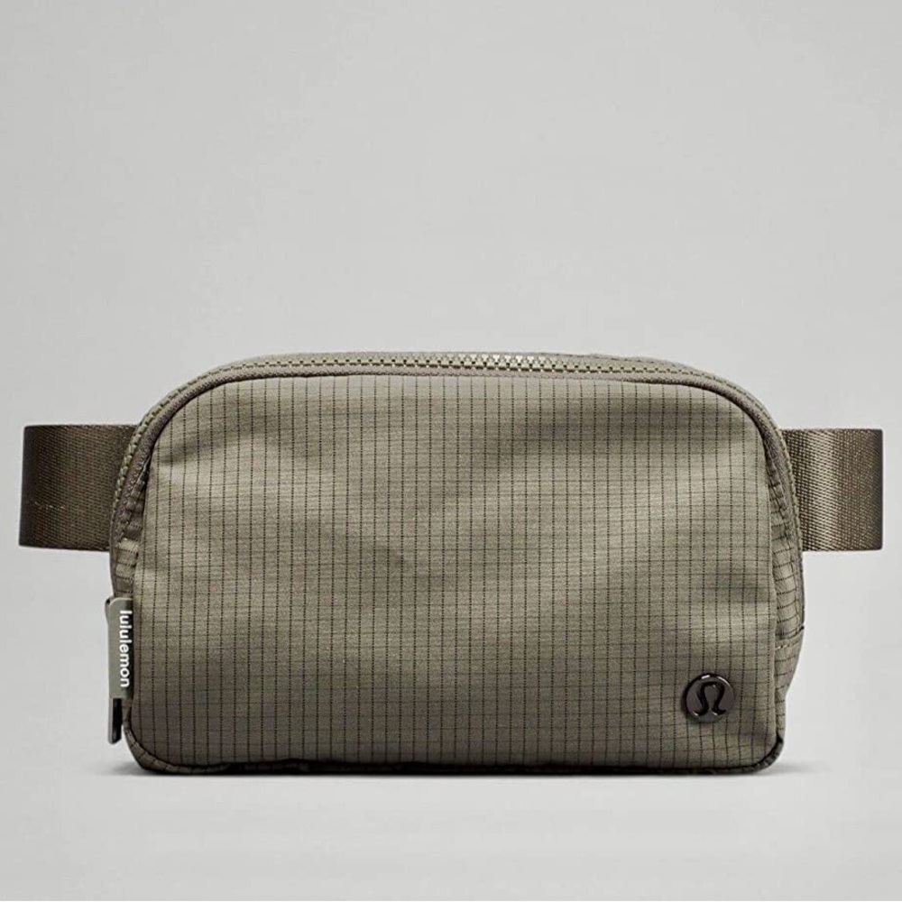 NWT Lululemon Everywhere Belt Bag - Carob Brown/Black 1L